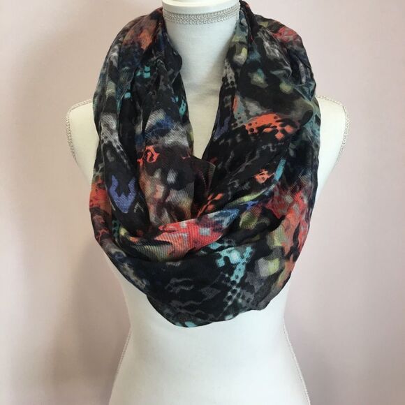 ✨ Infinity Scarf ✨ - Picture 1 of 1